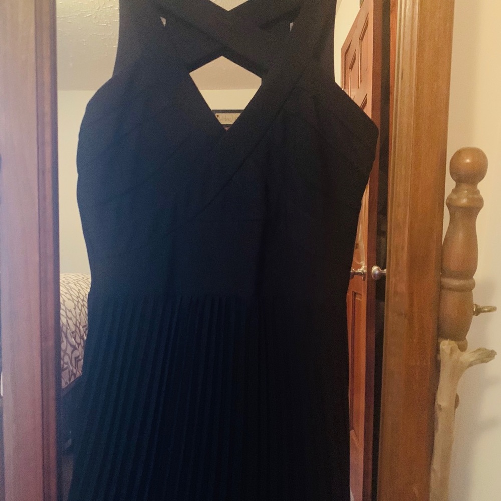 Dress - Picture 2 of 3